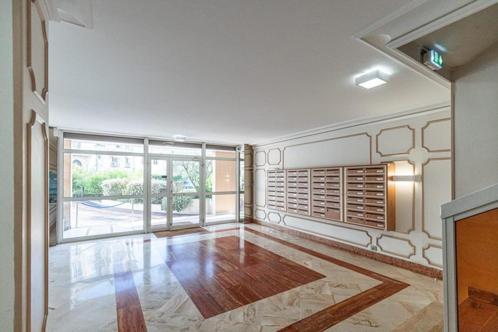 Joffre 2 - Cosy Apartment In City Center Nisa Exterior foto