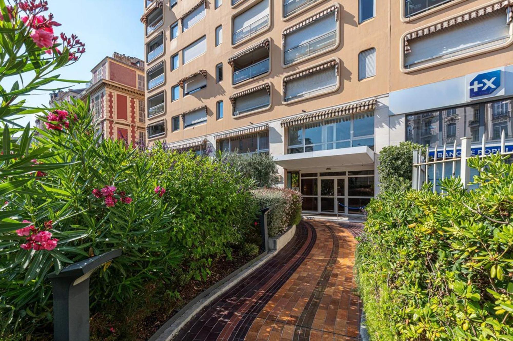 Joffre 2 - Cosy Apartment In City Center Nisa Exterior foto